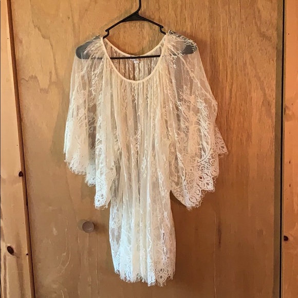 Lace coverup - Picture 1 of 3